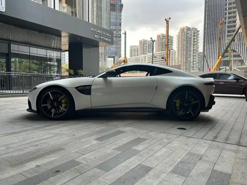 2018 Vantage 4.0T V8 — миниатюра 4