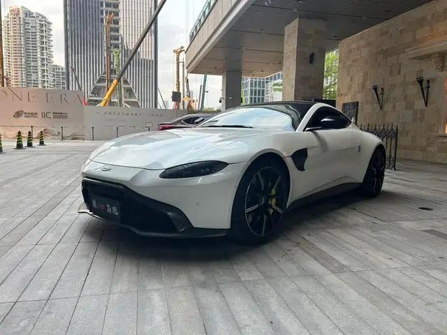 2018 Vantage 4.0T V8