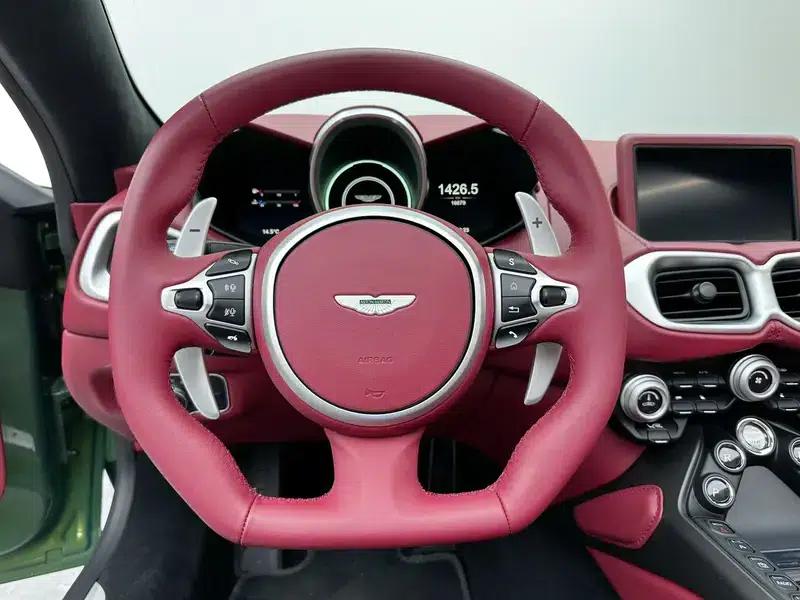 2022 Vantage 4.0T V8 Roadster — миниатюра 18