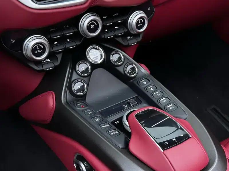 2022 Vantage 4.0T V8 Roadster — миниатюра 19