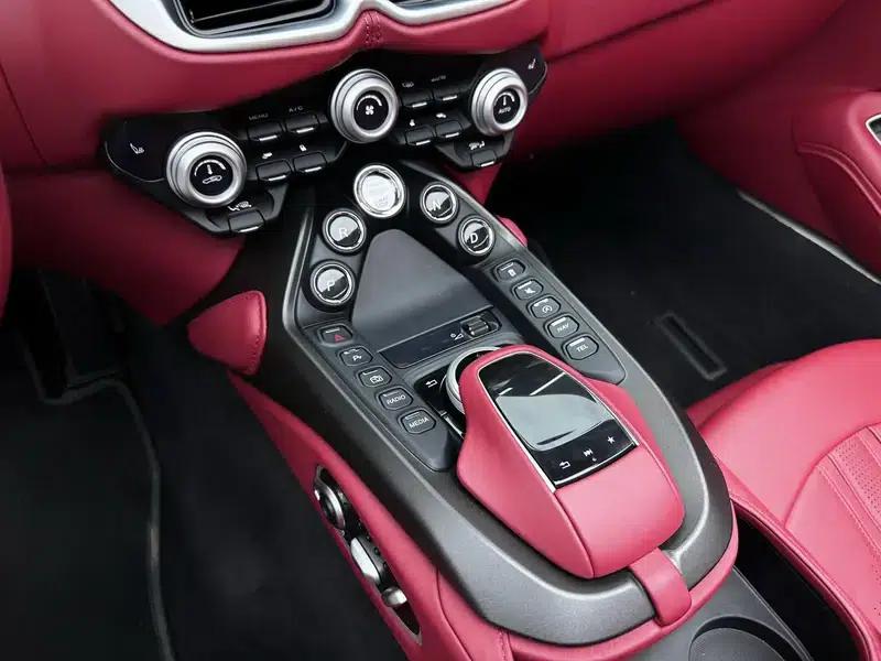2022 Vantage 4.0T V8 Roadster — миниатюра 21