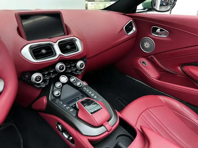 2022 Vantage 4.0T V8 Roadster — миниатюра 23