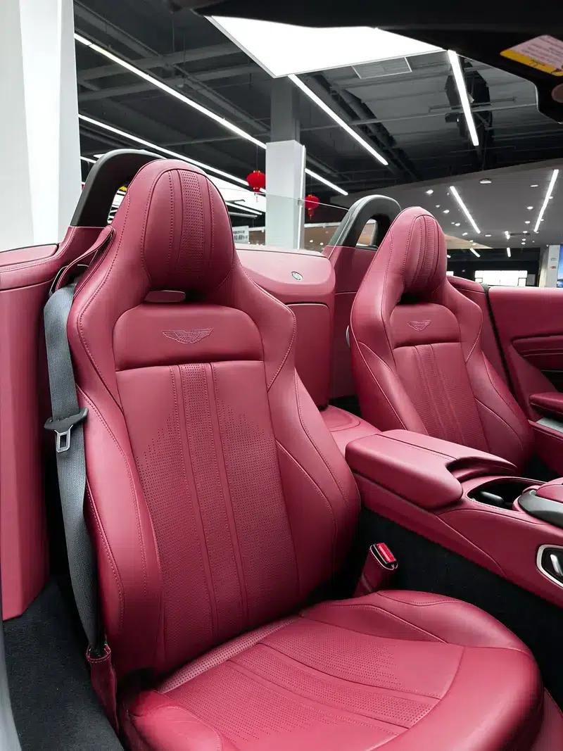 2022 Vantage 4.0T V8 Roadster — миниатюра 26
