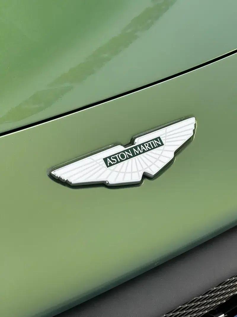 2022 Vantage 4.0T V8 Roadster — миниатюра 9
