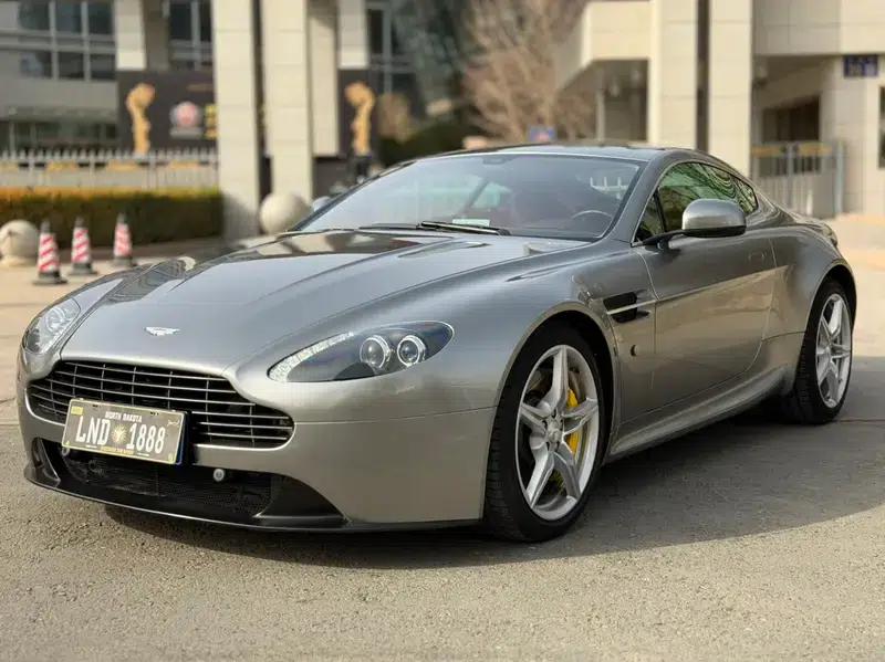 2016 Vantage 4.7L Coupe — миниатюра 1