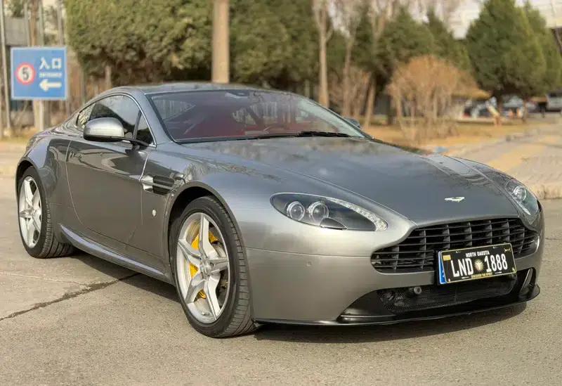 2016 Vantage 4.7L Coupe — миниатюра 3