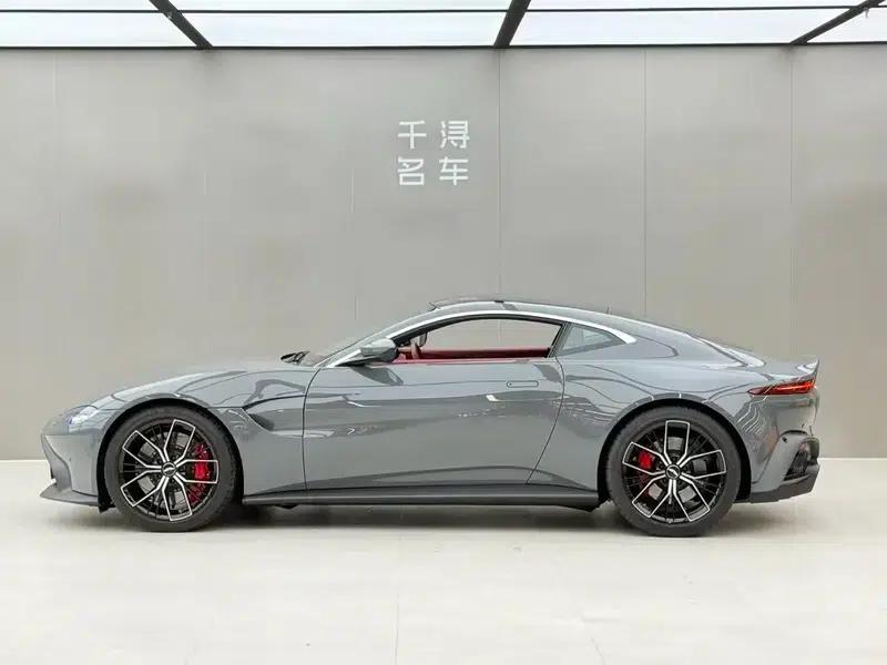 2022 Vantage 4.0T V8 Coupe — миниатюра 3