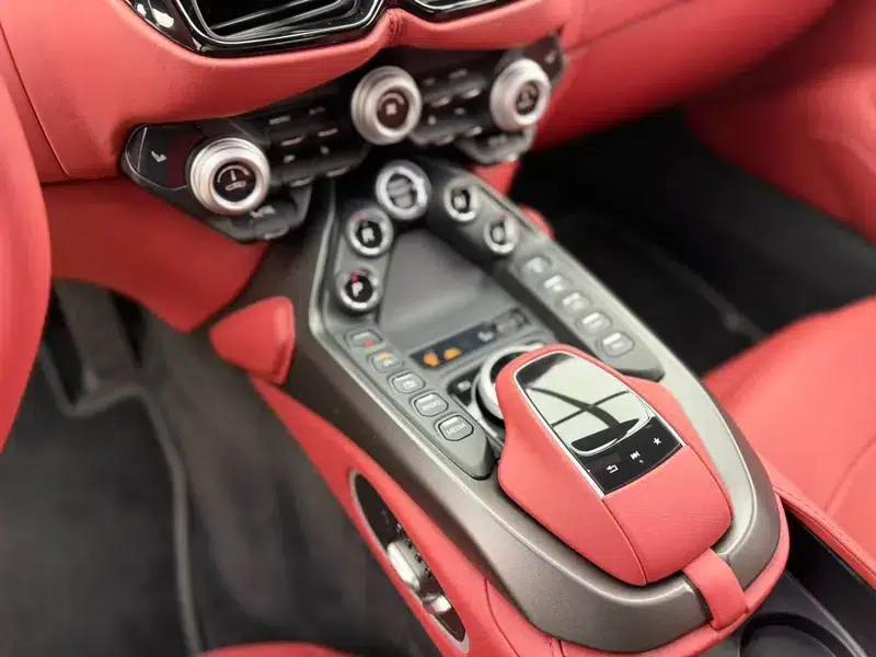 2022 Vantage 4.0T V8 Coupe — миниатюра 8