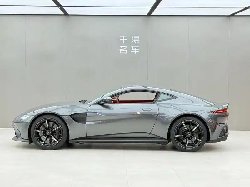 2018 Vantage 4.0T V8 — миниатюра 2