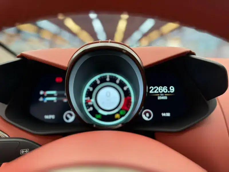 2018 Vantage 4.0T V8 — миниатюра 7
