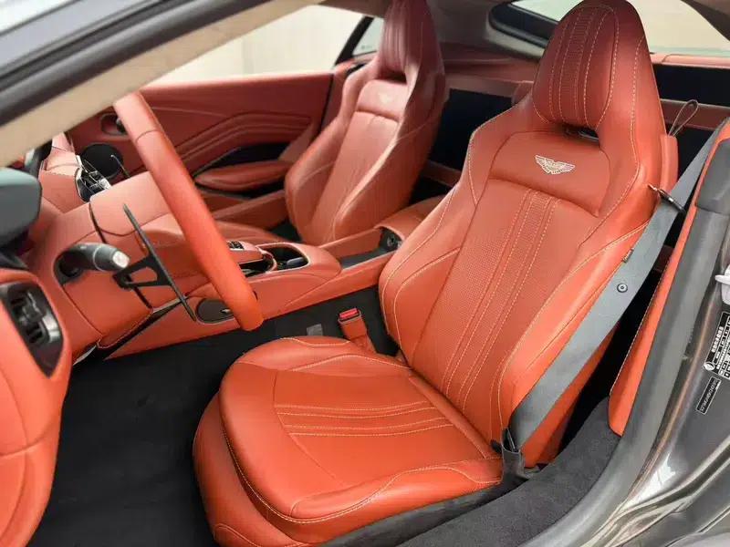 2018 Vantage 4.0T V8 — миниатюра 10