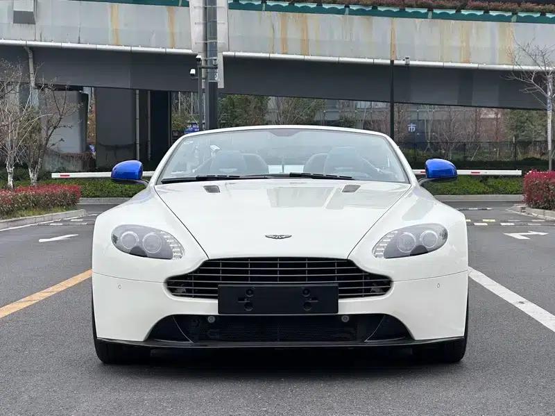 2017 Vantage 4.7L S British Limited Edition Convertible — миниатюра 12