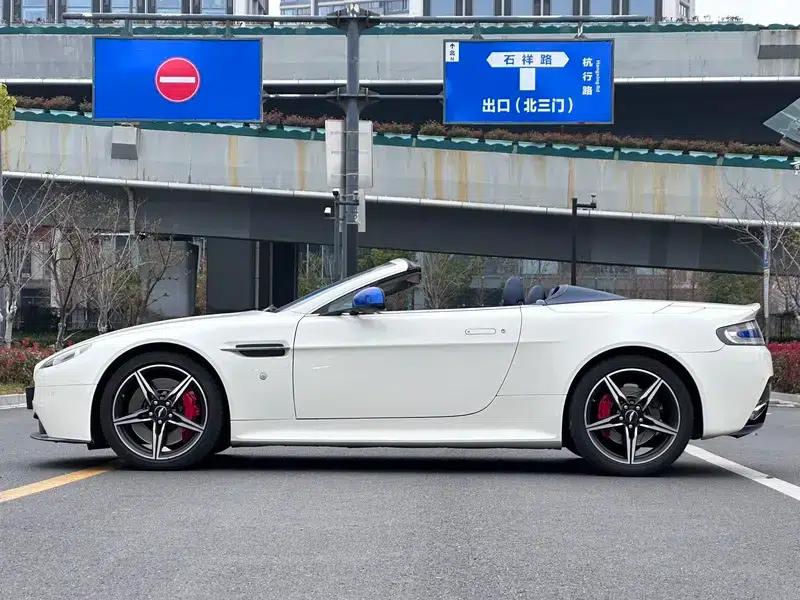 2017 Vantage 4.7L S British Limited Edition Convertible — миниатюра 13