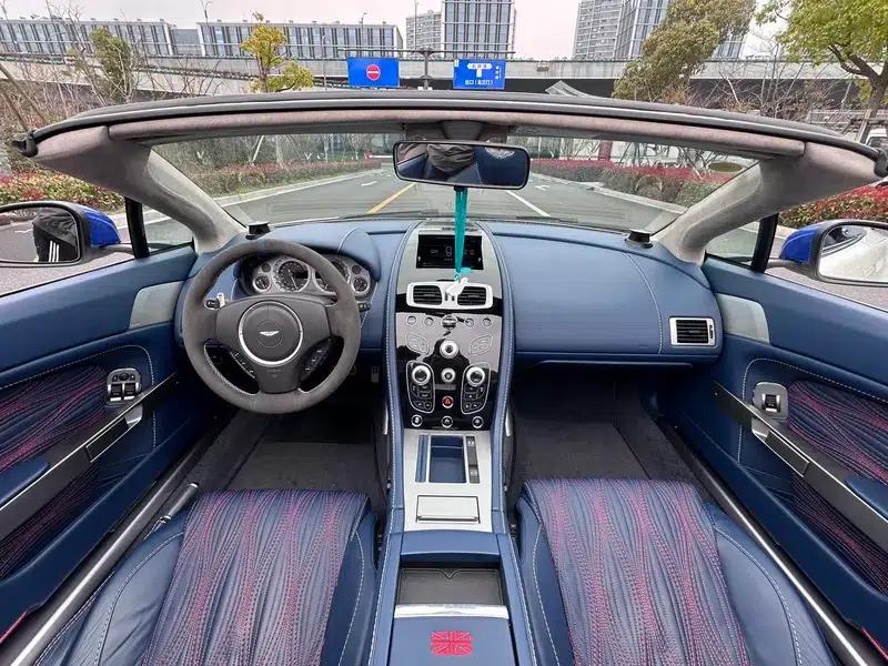 2017 Vantage 4.7L S British Limited Edition Convertible — миниатюра 14