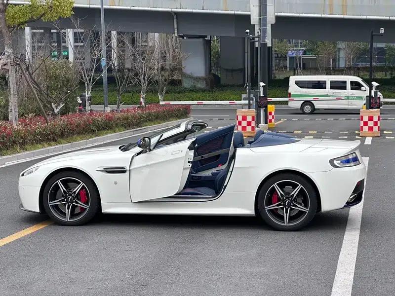 2017 Vantage 4.7L S British Limited Edition Convertible — миниатюра 3