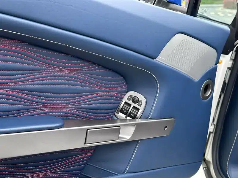 2017 Vantage 4.7L S British Limited Edition Convertible — миниатюра 7