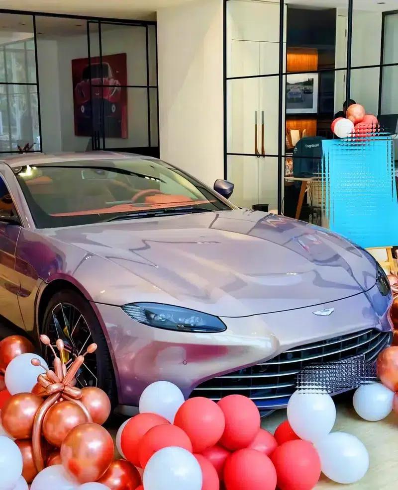2023 Vantage 4.0T V8 Coupe — миниатюра 2