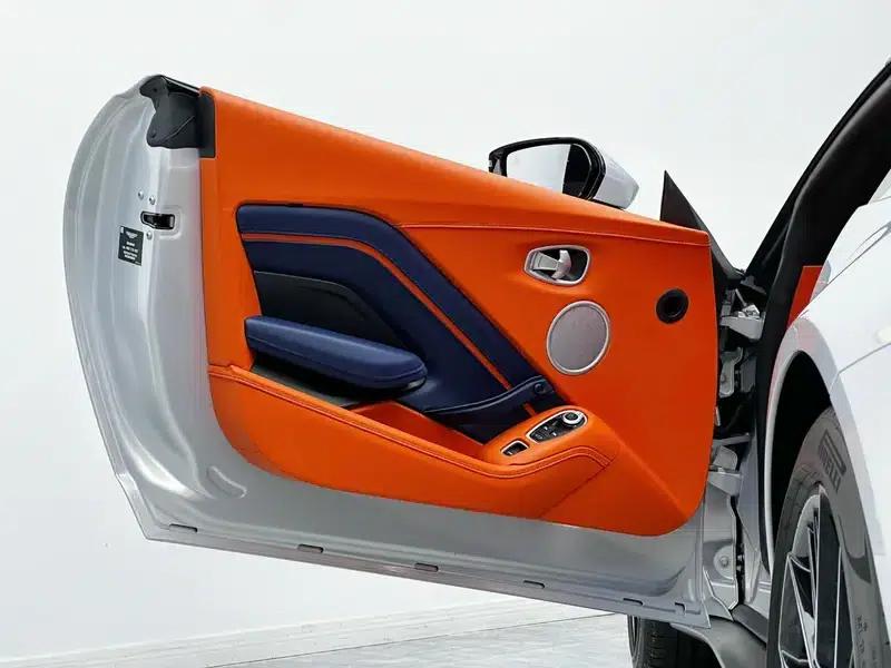 2022 Vantage 4.0T V8 Roadster — миниатюра 9