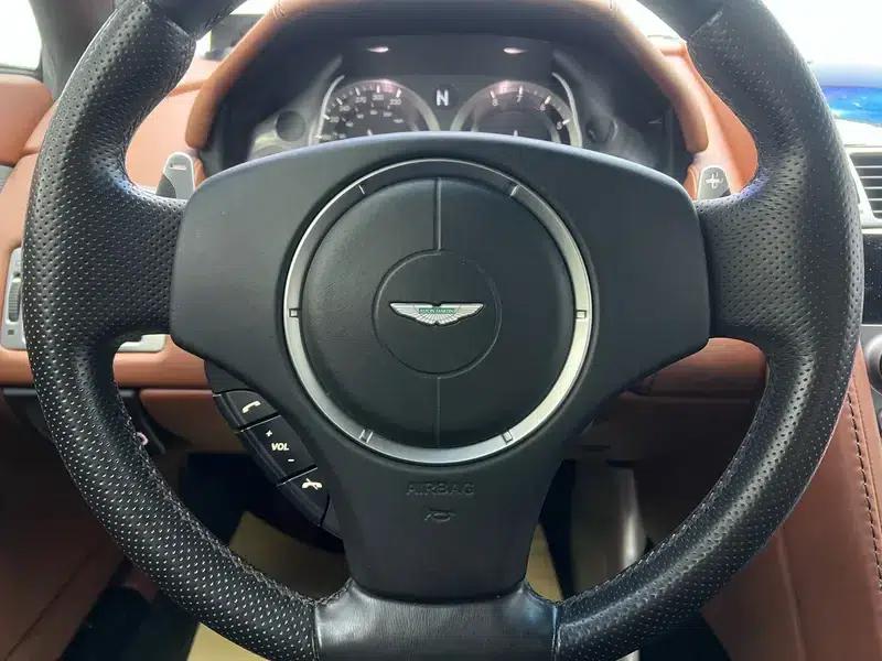2011 Vantage 4.7L Sportshift Coupe — миниатюра 11