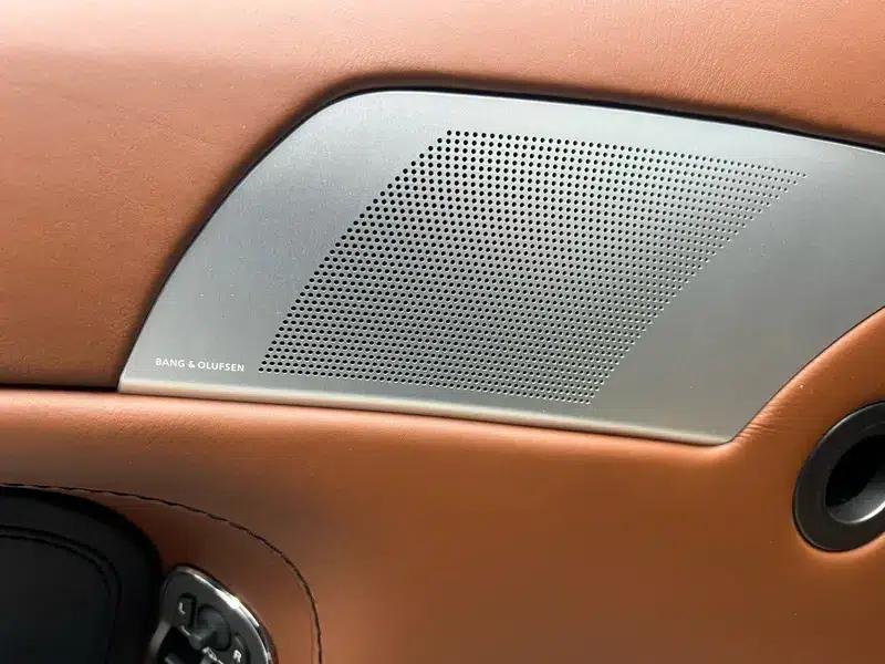 2011 Vantage 4.7L Sportshift Coupe — миниатюра 13