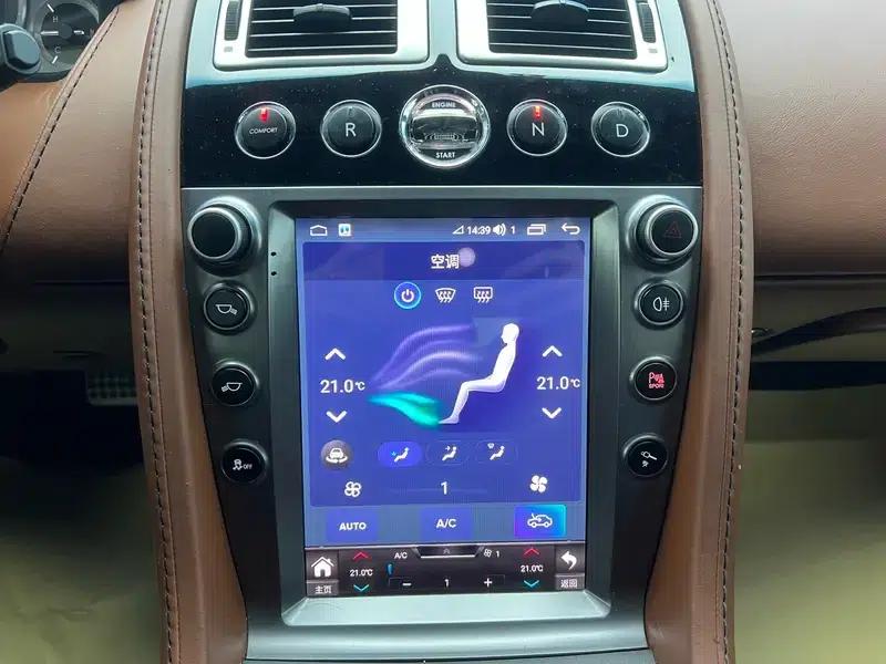 2011 Vantage 4.7L Sportshift Coupe — миниатюра 16
