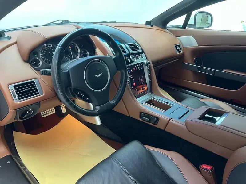2011 Vantage 4.7L Sportshift Coupe — миниатюра 20