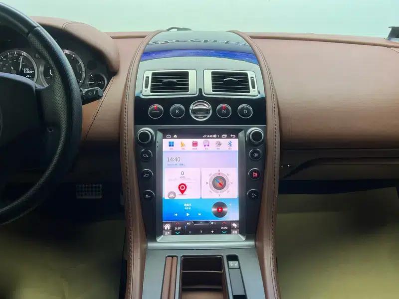 2011 Vantage 4.7L Sportshift Coupe — миниатюра 21