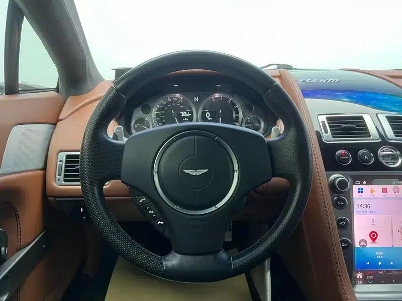 2011 Vantage 4.7L Sportshift Coupe — миниатюра 23