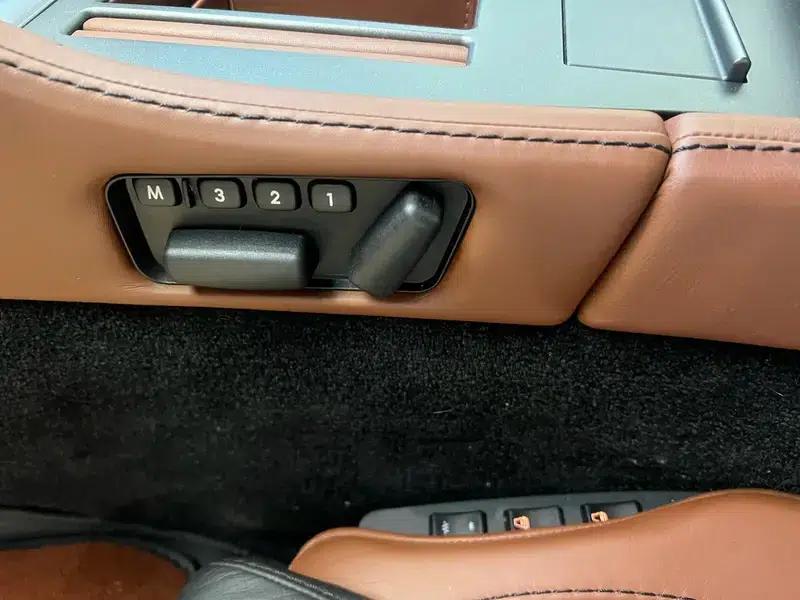 2011 Vantage 4.7L Sportshift Coupe — миниатюра 26
