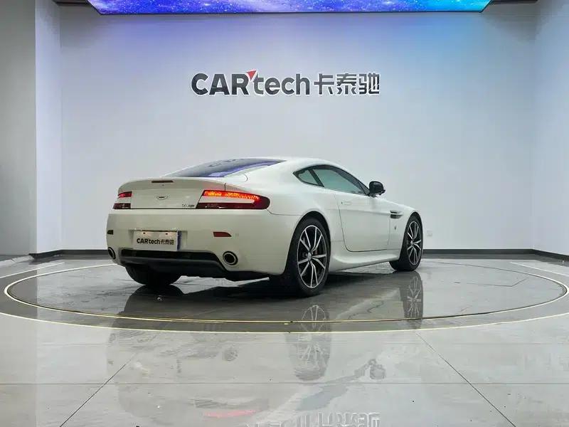 2011 Vantage 4.7L Sportshift Coupe — миниатюра 6