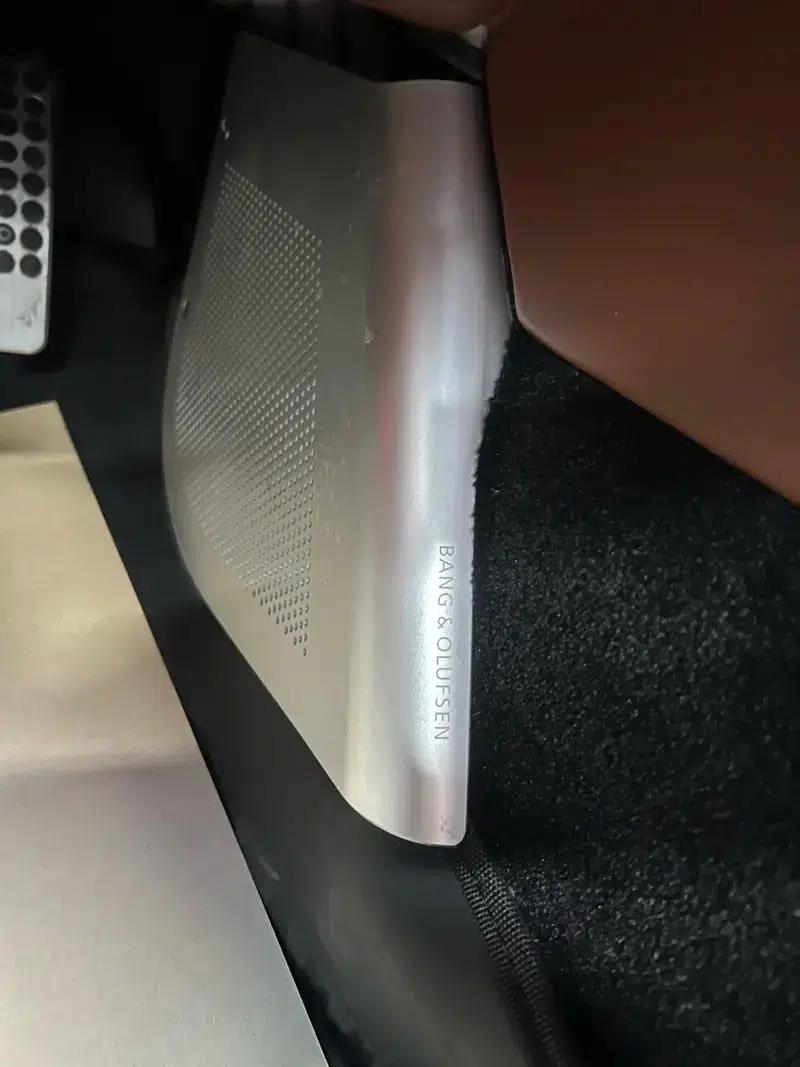 2011 Vantage 4.7L Sportshift Coupe — миниатюра 10