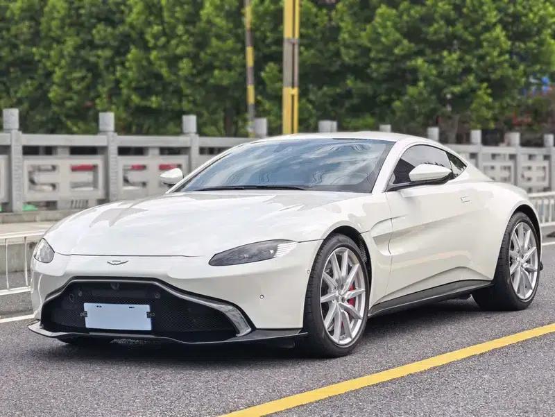 2018 Vantage 4.0T V8 — миниатюра 1