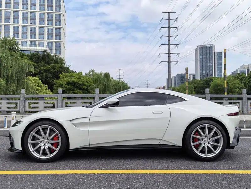 2018 Vantage 4.0T V8 — миниатюра 3