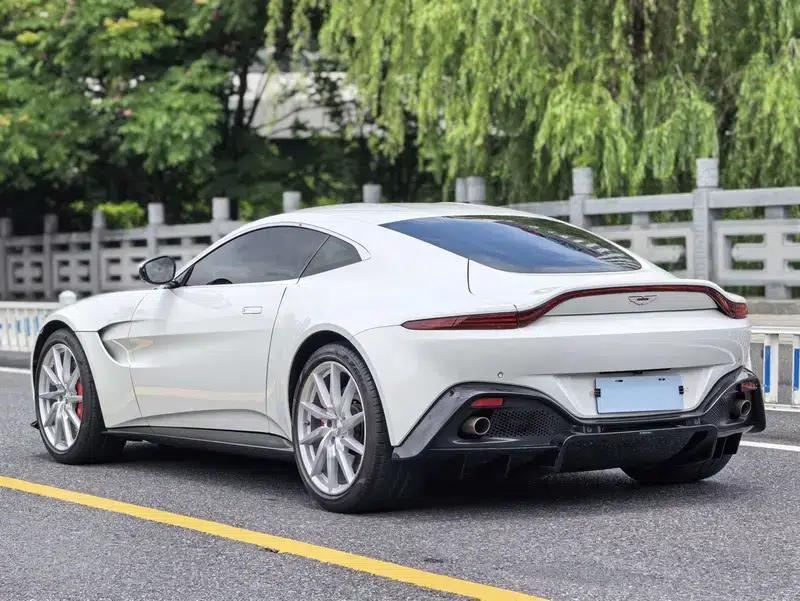 2018 Vantage 4.0T V8 — миниатюра 4
