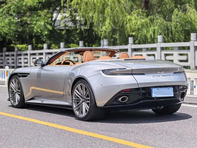 Aston Martin DB12 2024 4.0T V8 Volante — миниатюра 4