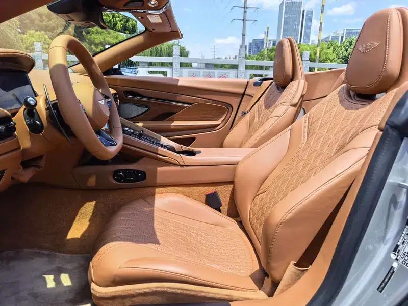 Aston Martin DB12 2024 4.0T V8 Volante — миниатюра 8