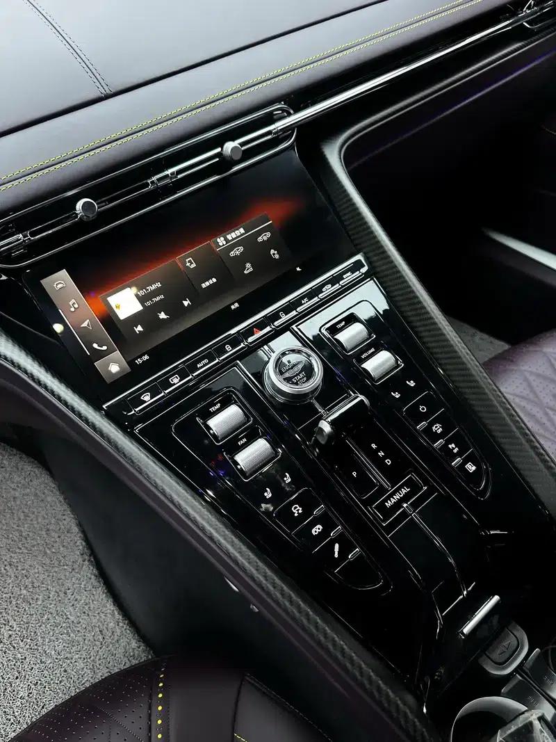 Aston Martin DB12 2024 4.0T V8 Coupe — миниатюра 12