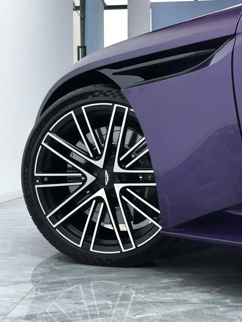 Aston Martin DB12 2024 4.0T V8 Coupe — миниатюра 17