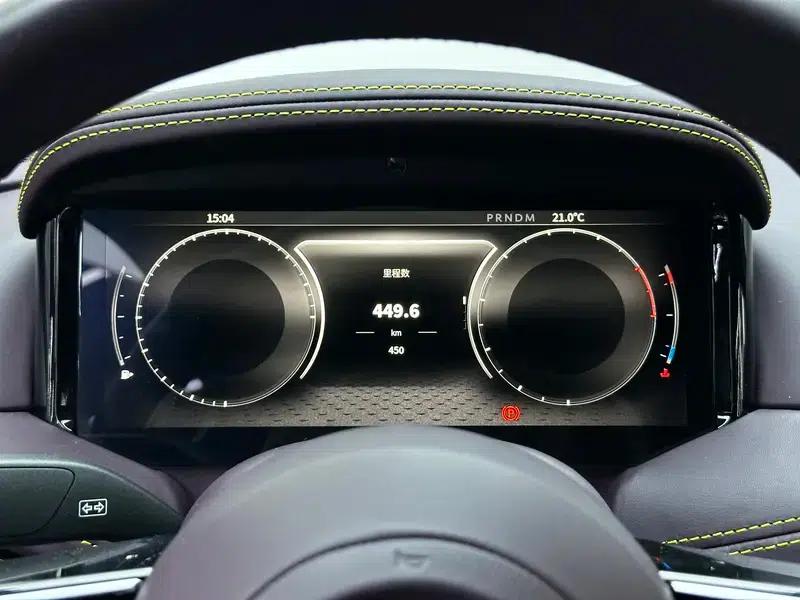 Aston Martin DB12 2024 4.0T V8 Coupe — миниатюра 20