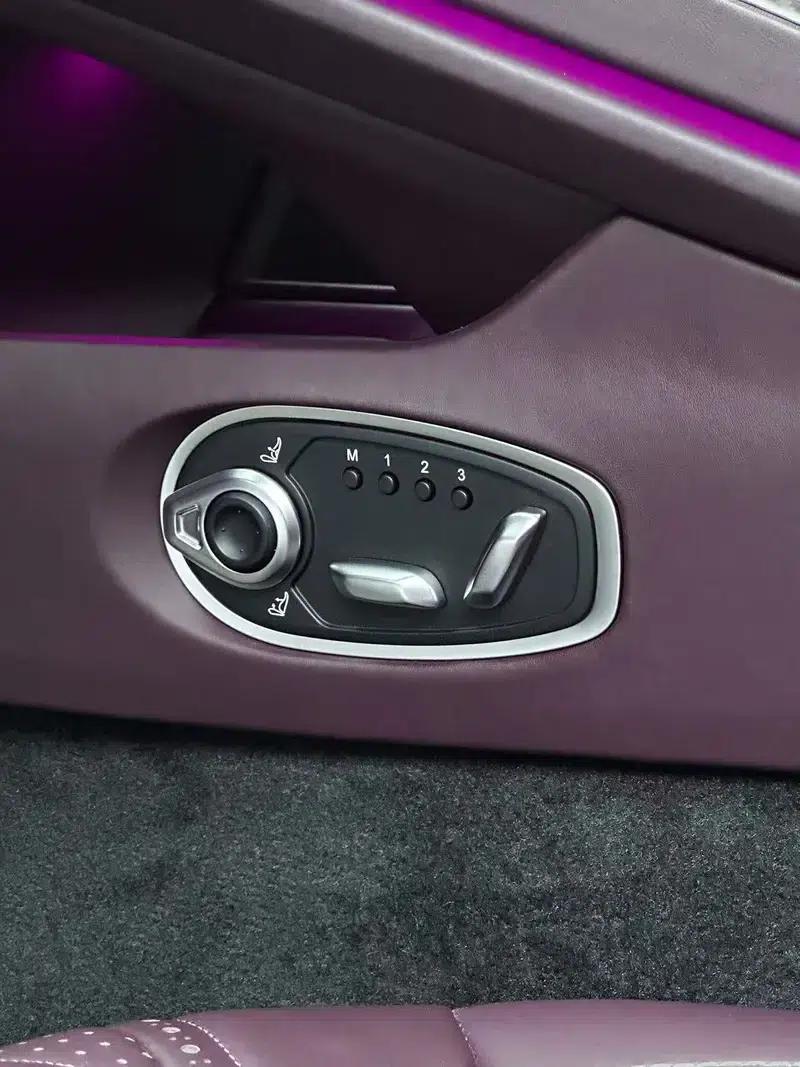 Aston Martin DB12 2024 4.0T V8 Coupe — миниатюра 23