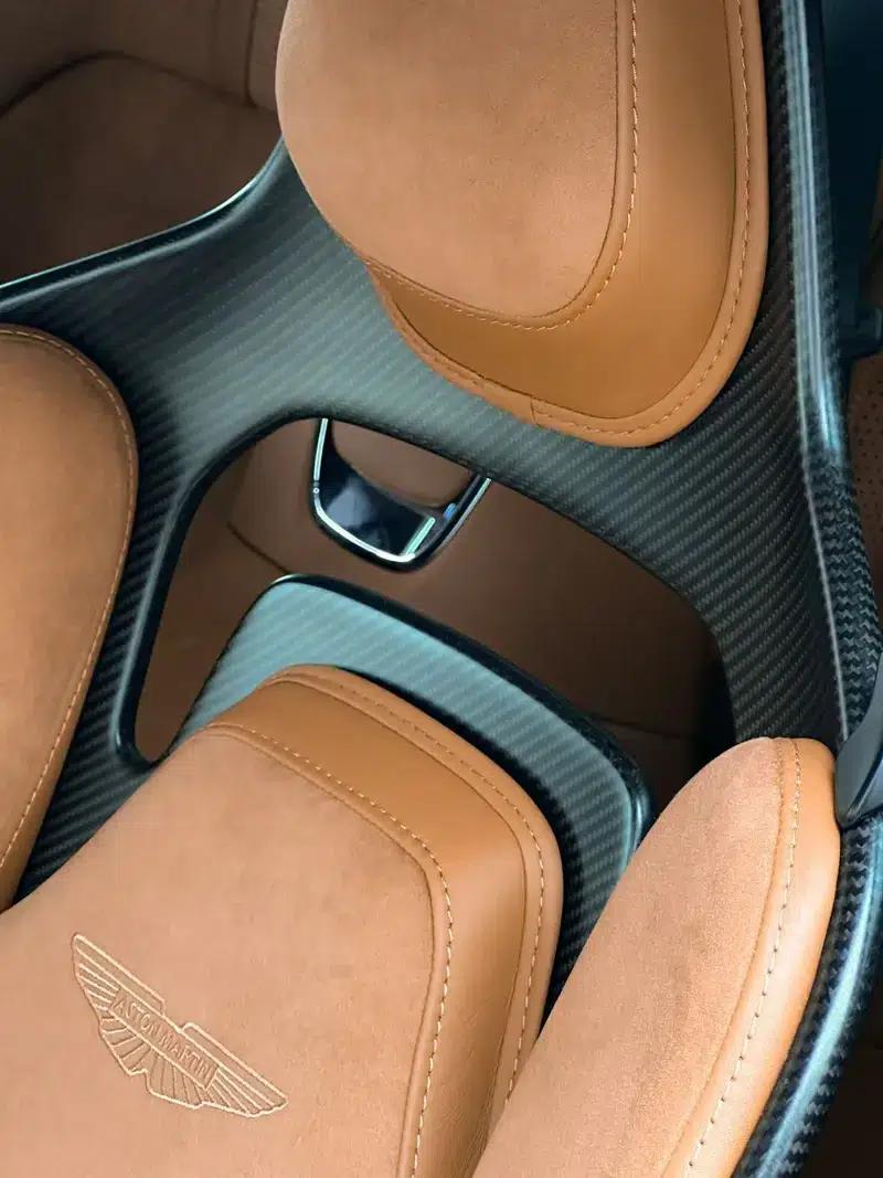 Aston Martin DB12 2024 4.0T V8 Coupe — миниатюра 12