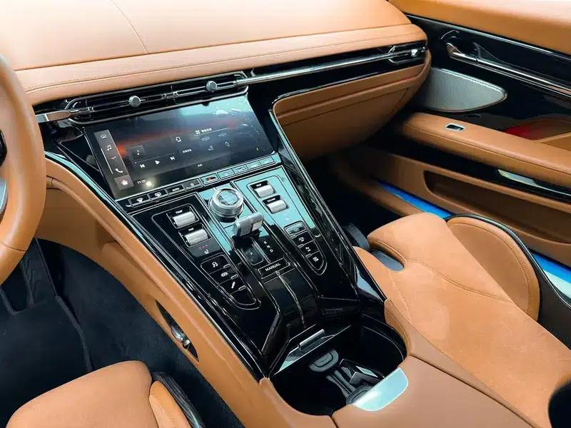 Aston Martin DB12 2024 4.0T V8 Coupe — миниатюра 14