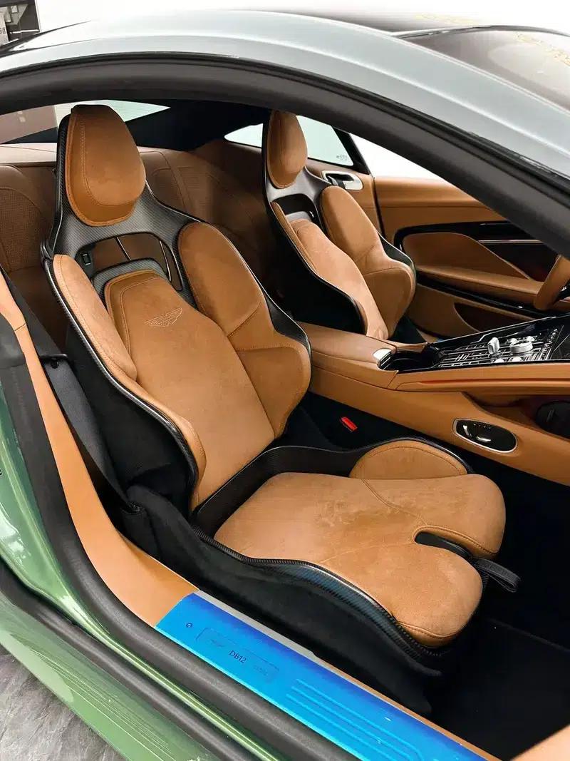 Aston Martin DB12 2024 4.0T V8 Coupe — миниатюра 23