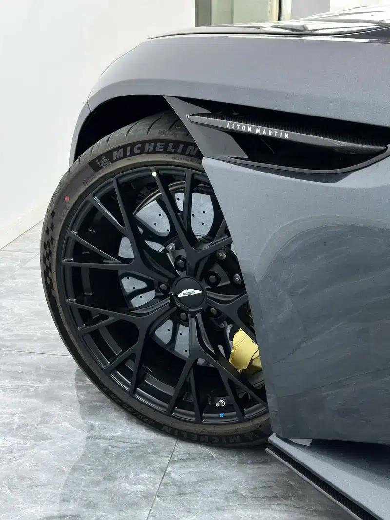Aston Martin DB12 2024 4.0T V8 Coupe — миниатюра 12