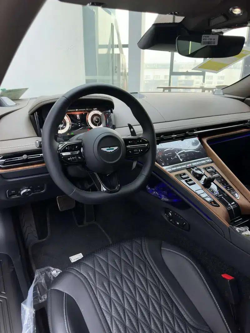 Aston Martin DB12 2024 4.0T V8 Coupe — миниатюра 20
