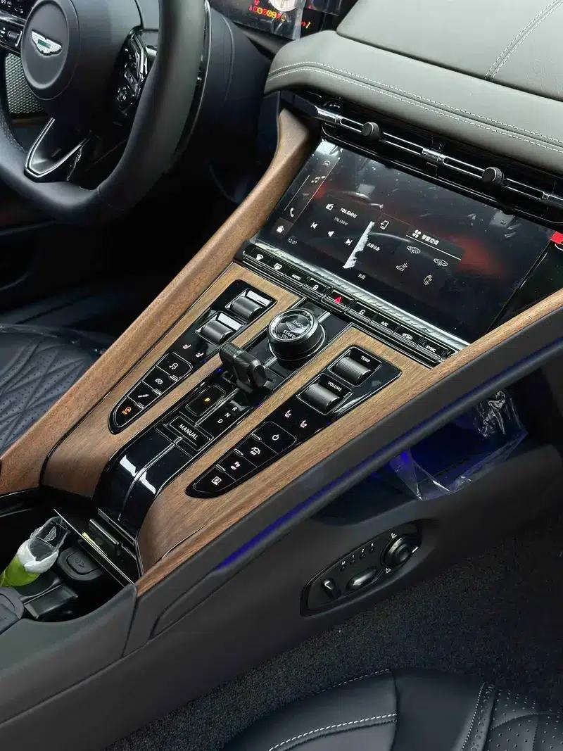 Aston Martin DB12 2024 4.0T V8 Coupe — миниатюра 21