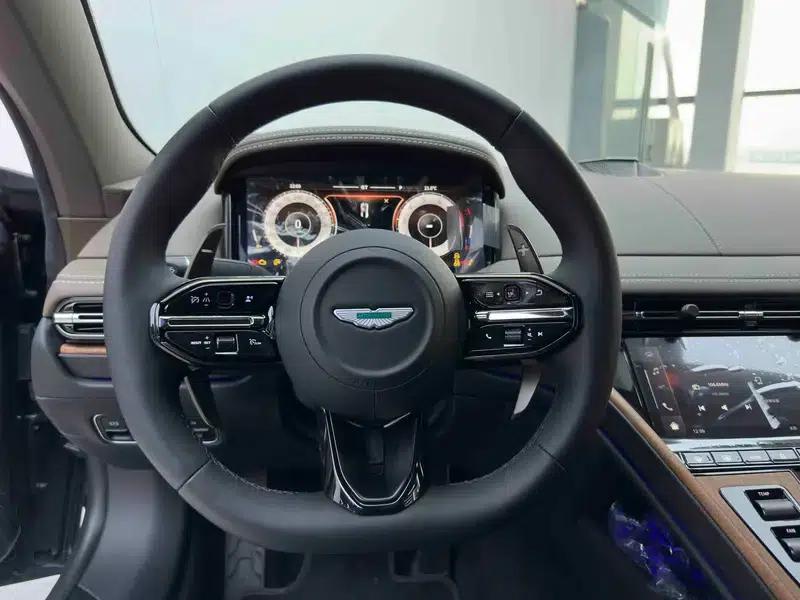 Aston Martin DB12 2024 4.0T V8 Coupe — миниатюра 24