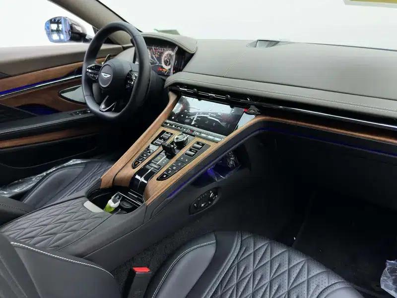 Aston Martin DB12 2024 4.0T V8 Coupe — миниатюра 25