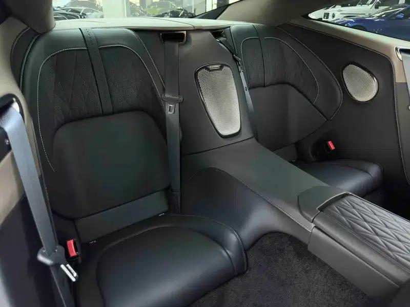 Aston Martin DB12 2024 4.0T V8 Coupe — миниатюра 26