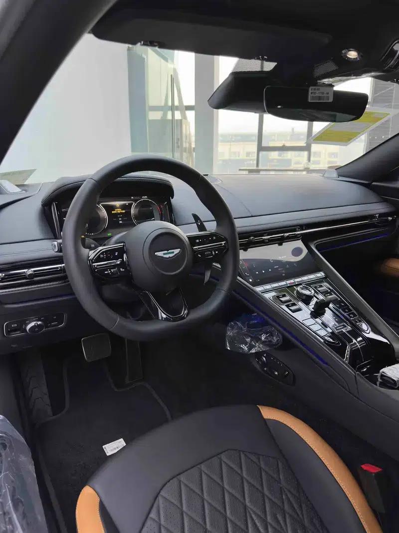 Aston Martin DB12 2024 4.0T V8 Coupe — миниатюра 24